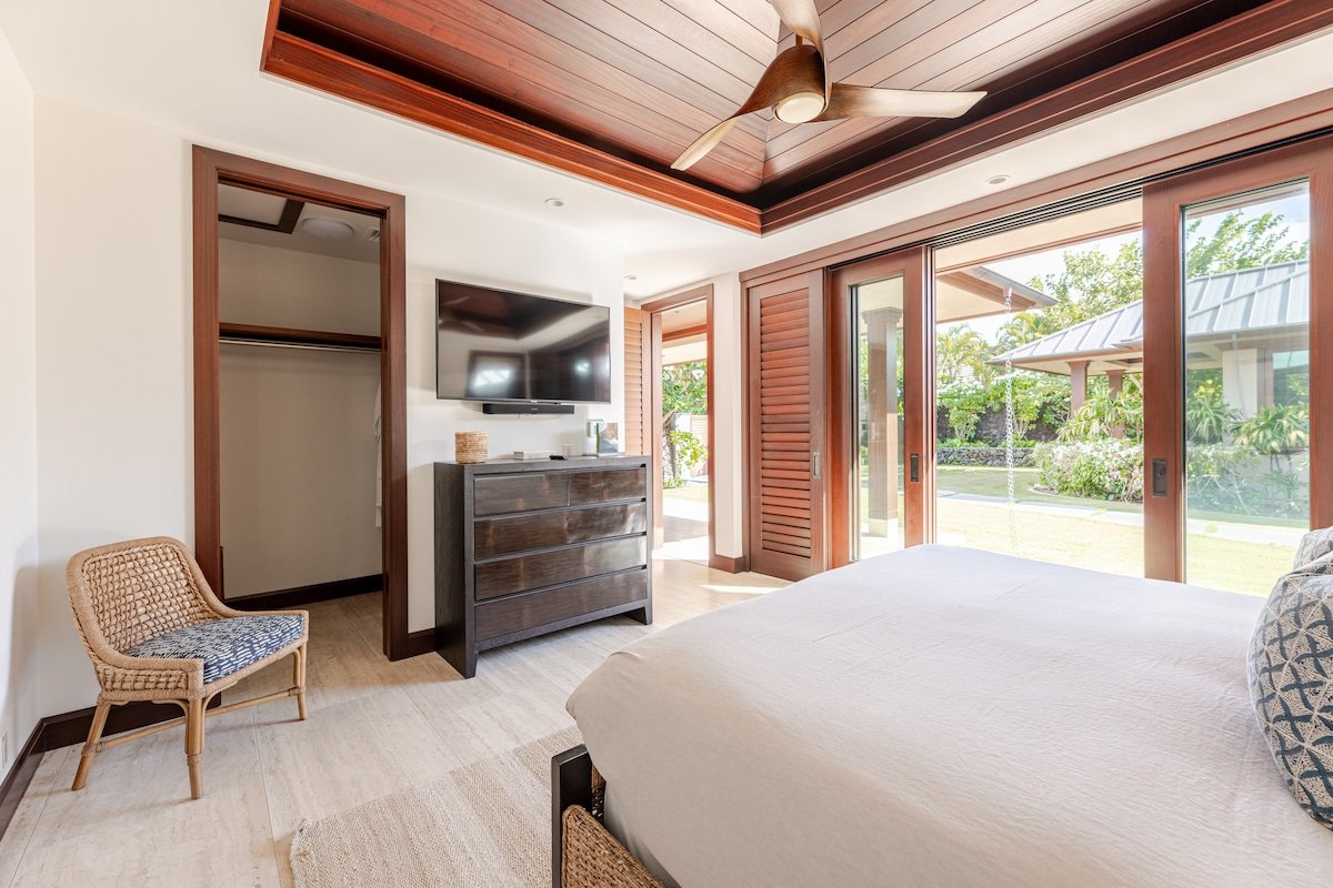 Fabulous Pauoa Beach Ocean Views gallery image 5