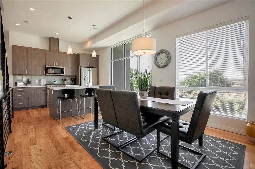 Welcoming Townhome Retread with Rooftop Hot Tub gallery image 5