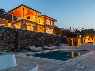 Unique villa with private pool in Vourkari