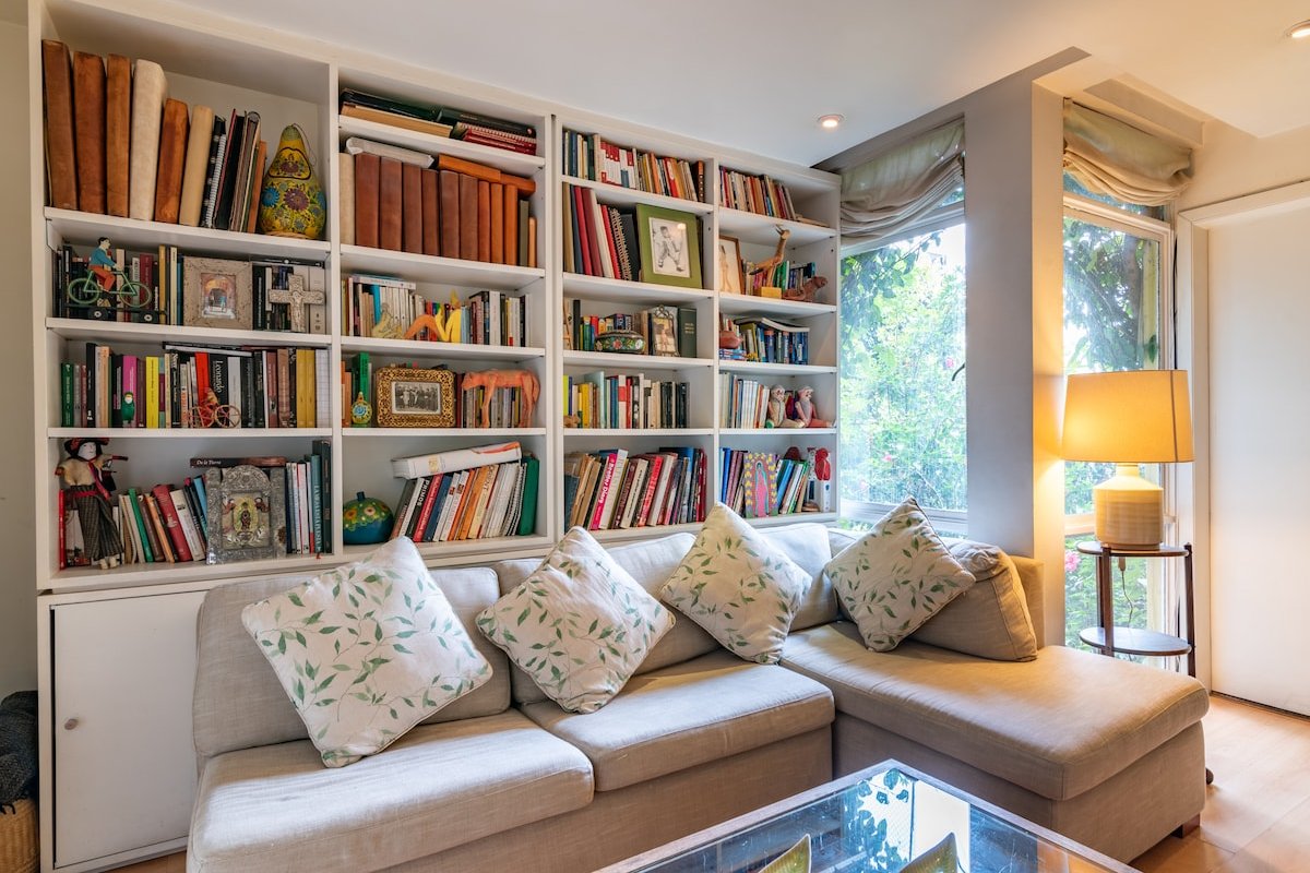 Artist’s Atelier | Roma 3BR Orchid House gallery image 3