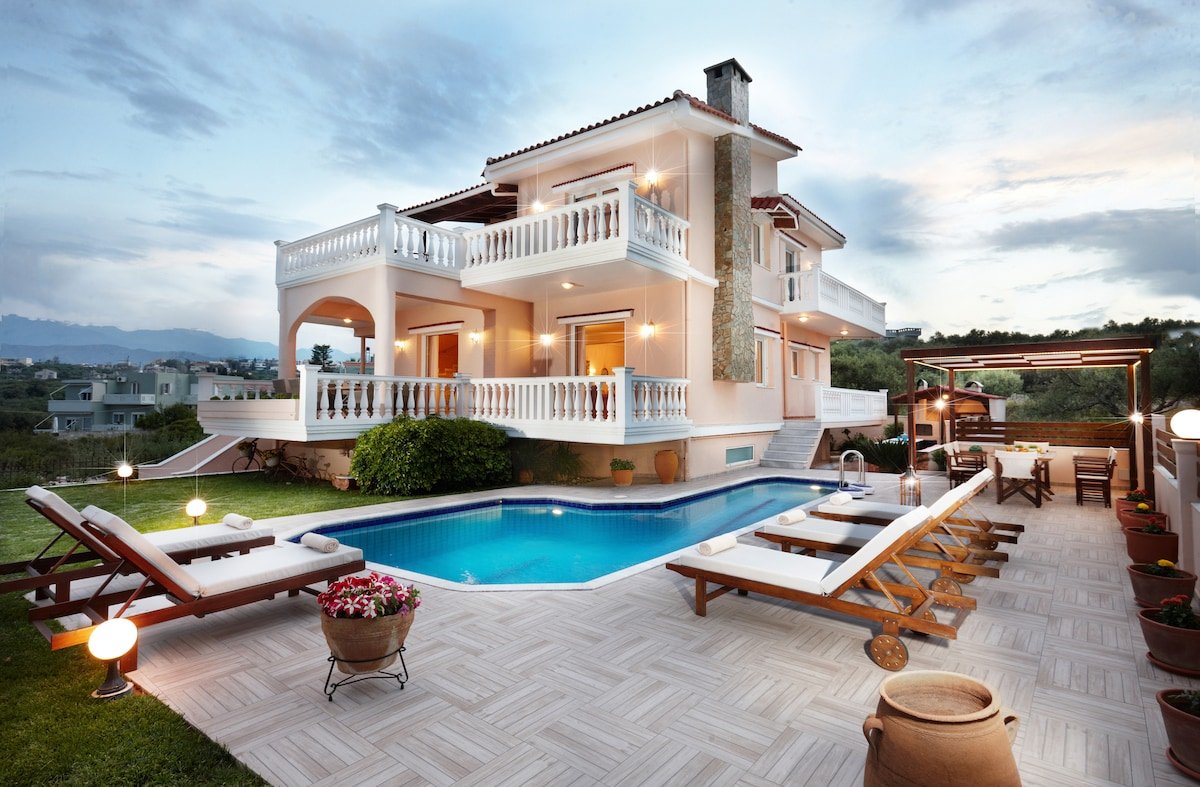 Villa Vanelia Mare – BOOK NOW 10% weekly discount! gallery image 2