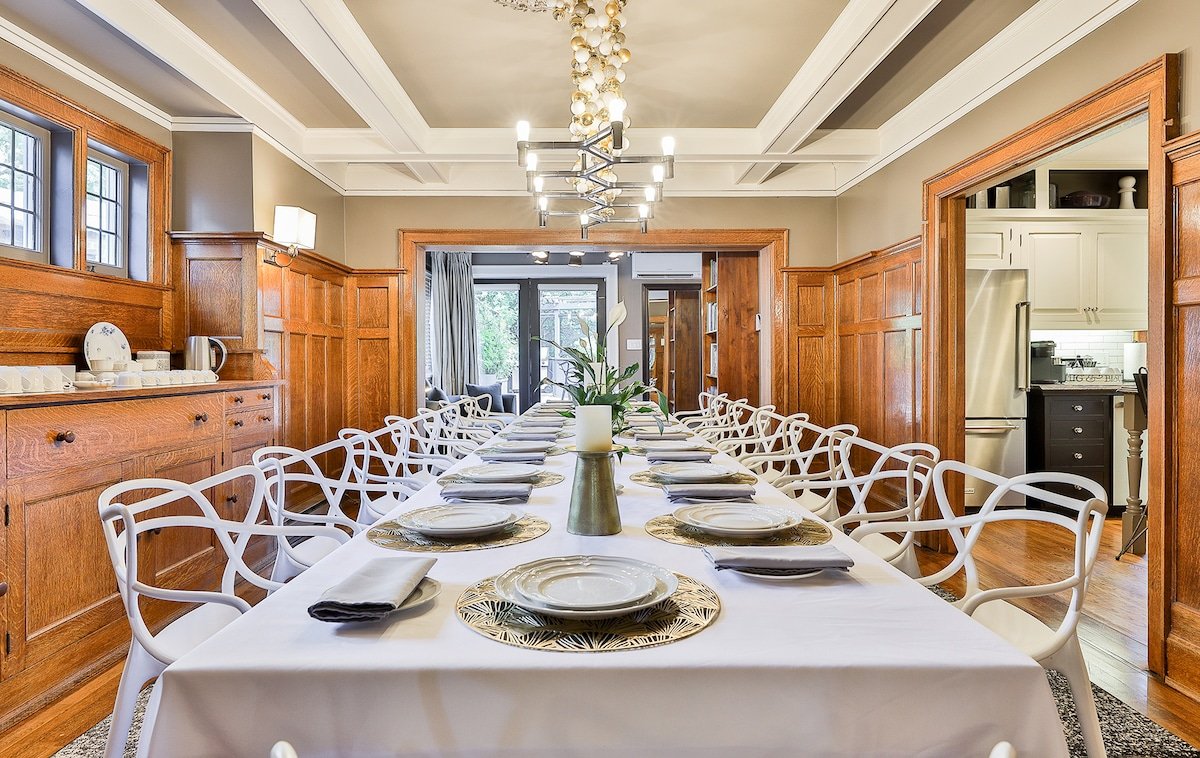 Grand & Luxurious Historic Home | Central Toronto gallery image 4