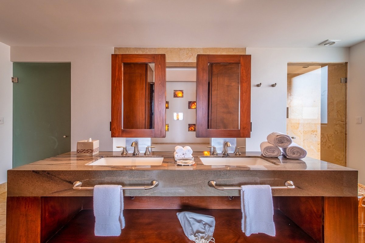 Celeste Curamoria OceanView & Private Beach 2BD gallery image 5