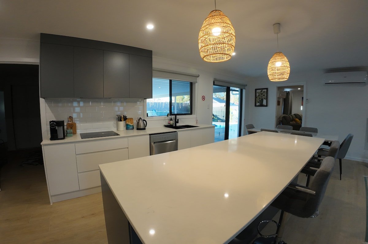 Resort Life for everyone + your pets. 4 BRMS gallery image 5