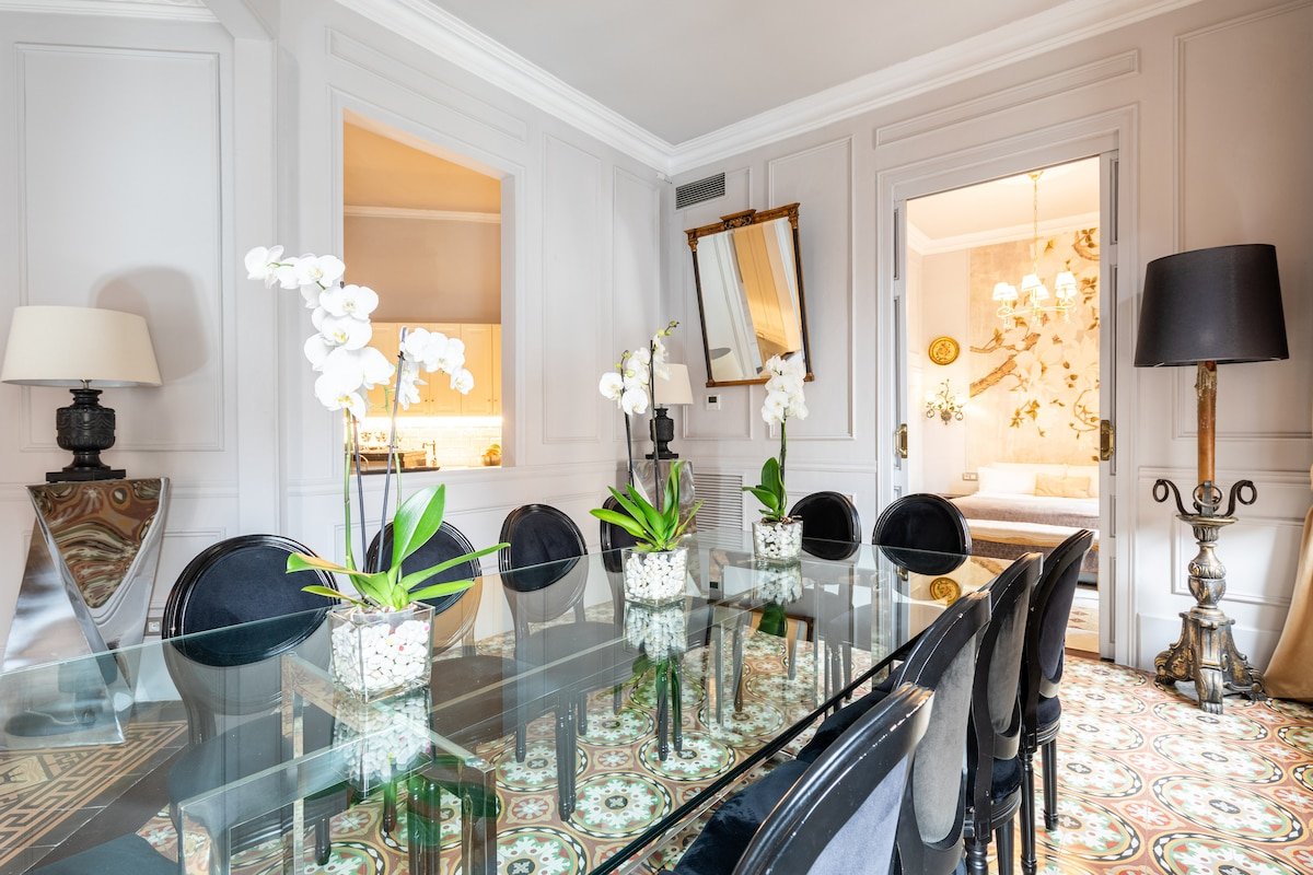 Exquisite, Palatial Home in Eixample gallery image 4