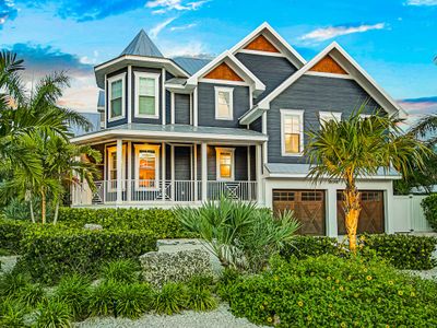 Island home with Pool and swim-up bar! Best