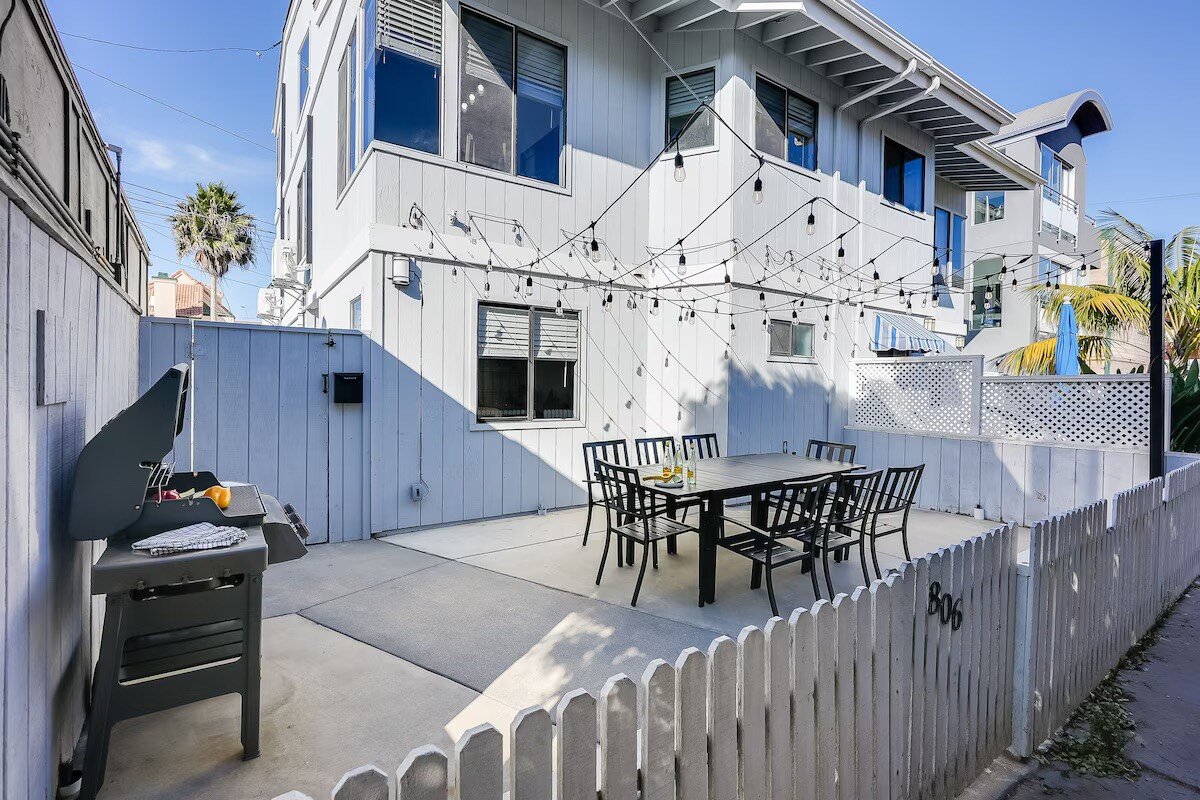 Luxury Meets Coastal Charm in North Mission Beach gallery image 3
