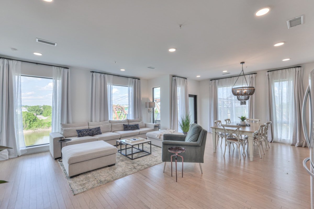 Boutique Condo on Nashville’s Riverfront- EVE #402 gallery image 2