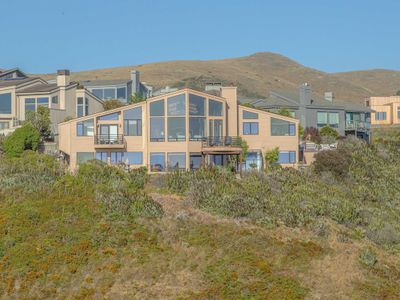 Expansive Ocean-View Retreat with Home Theatre & S