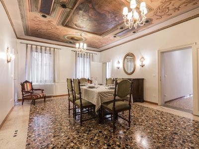 Ca’ affresco stunning family flat by Saint Mark’s