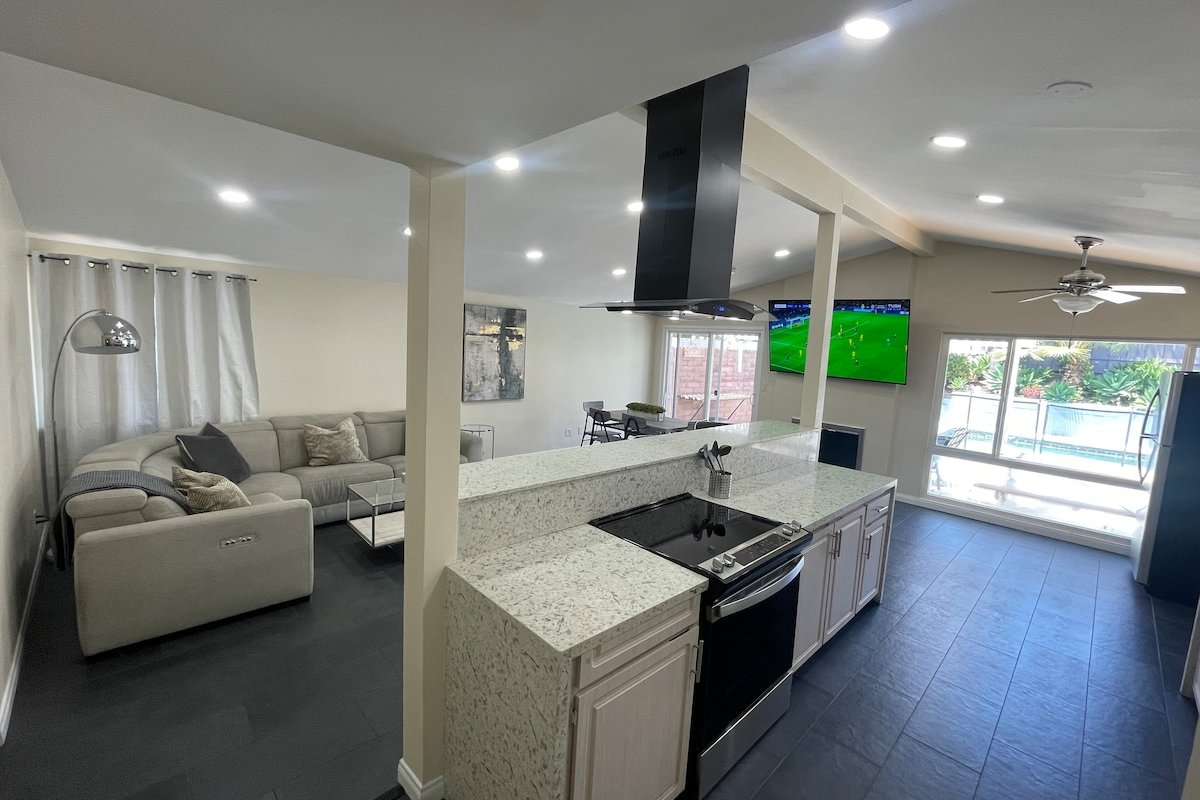 Entire home, Pool, Free Parking, BBQ, Pets allowed gallery image 3