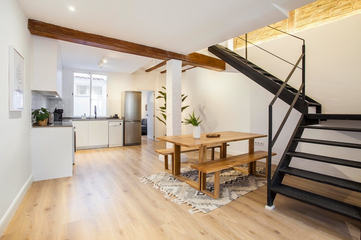 BEAUTIFUL PENTHOUSE WITH TERRACE IN THE OLD TOWN gallery image 3
