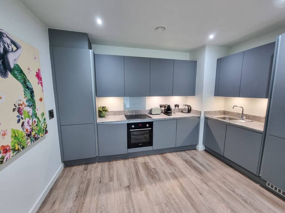 Free Parking Townhouse by City SuperHost gallery image 5