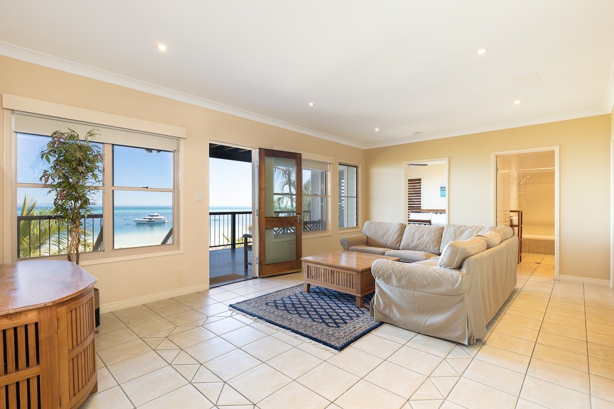 Spacious Beachfront Holiday Home – the Beachaus gallery image 5