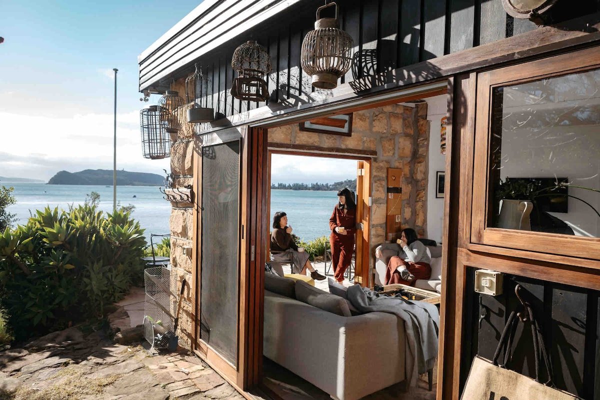 Sandstone Cottage, Great Mackerel Beach gallery image 3