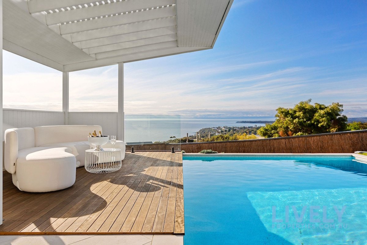 Bayview Luxe Entertainer | Pool & World Class View gallery image 5