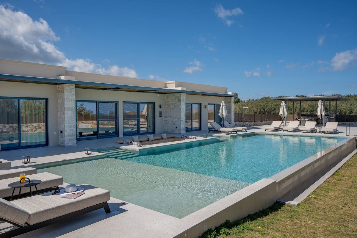 Olive Hill Villa, By Hellocrete gallery image 2