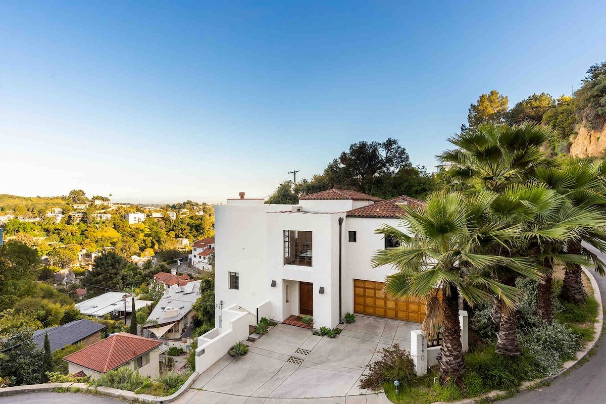 Sweeping Views, Hollywood Hills to Downtown! gallery image 2