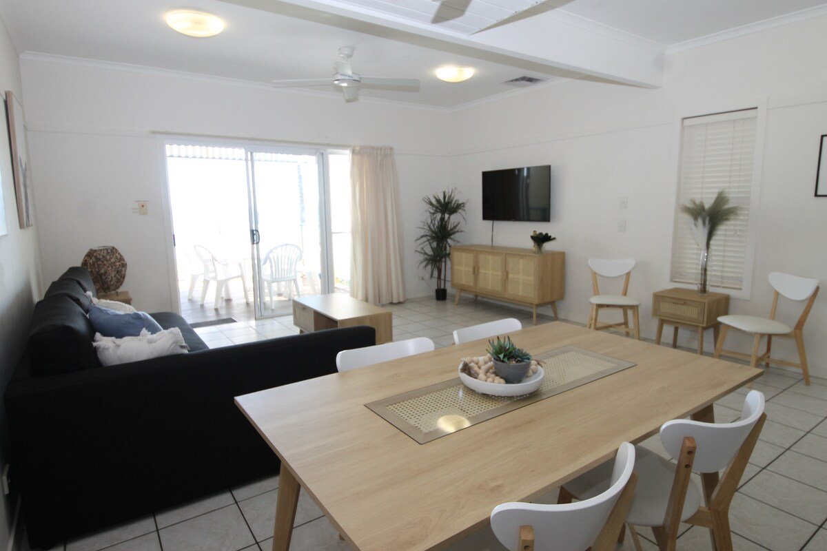 Tangalooma Beachfront Villa 40 – Air Conditioned gallery image 5