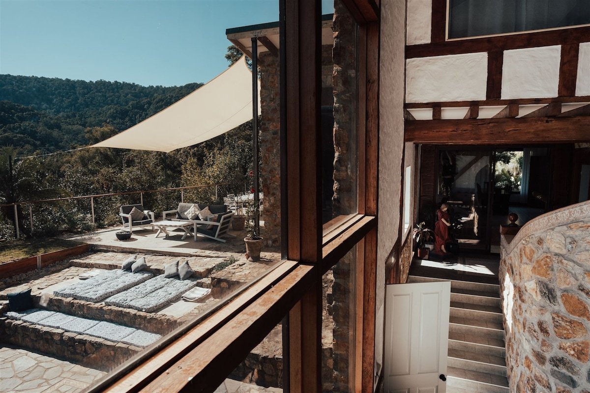 Misty Mountain Manor gallery image 3