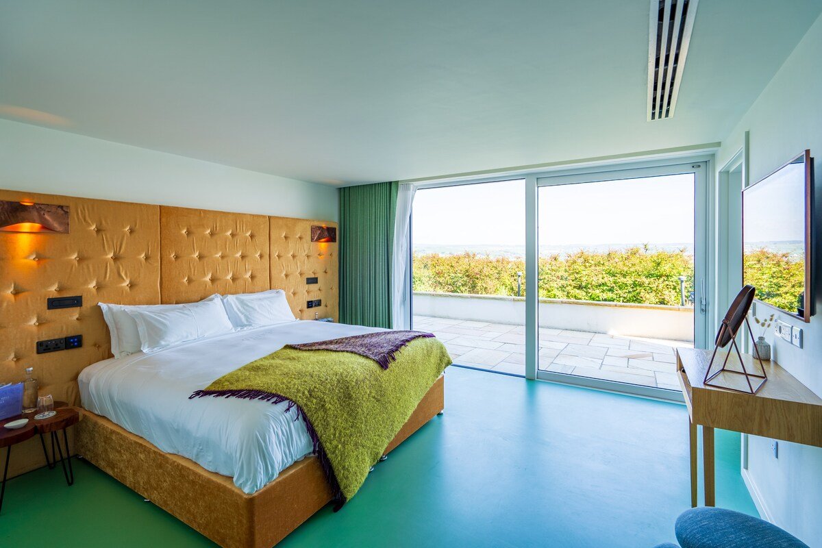 The CLIFF Beach House, Ardmore gallery image 5