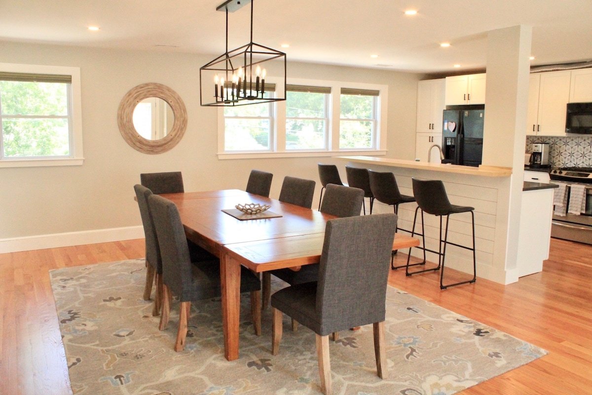 Open Concept Beach House gallery image 2