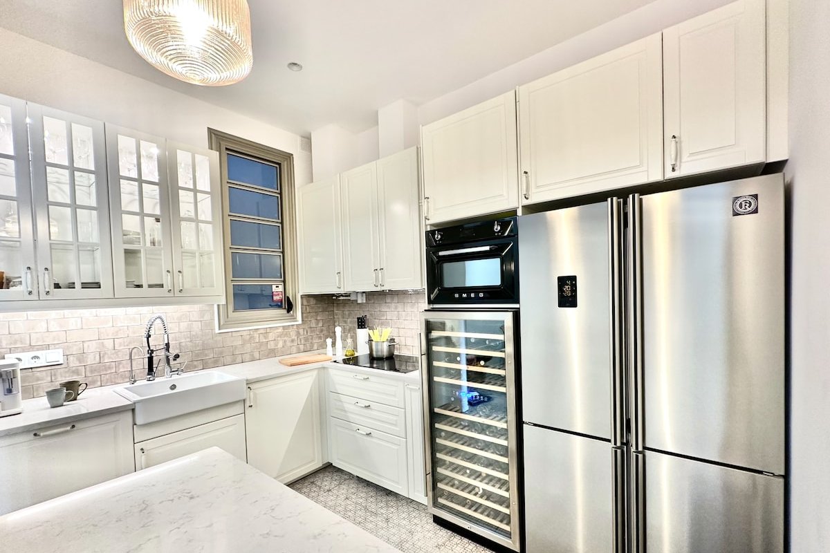 Barcelona Modernist Historic House gallery image 5