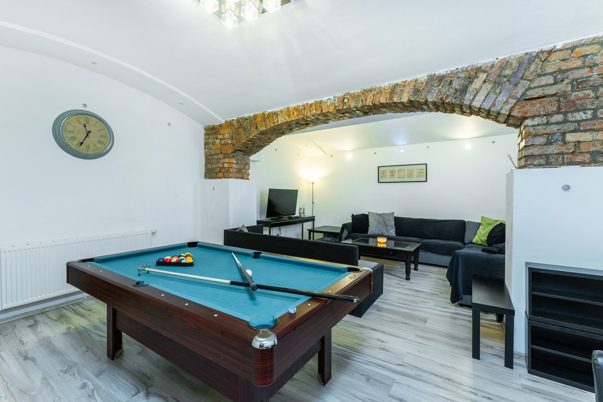 Prague apt for groups | billiard-foosball-fumoir