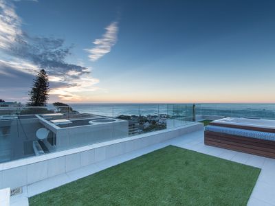 Stunning Ocean Villa Rooftop Jacuzzi, Solar Backup