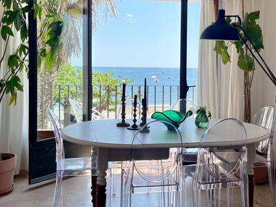 Charming spacious beachfront apartment