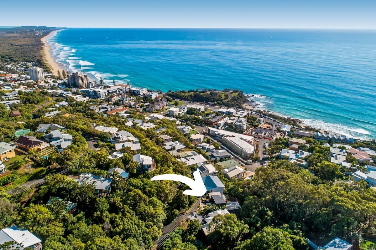 Pet Friendly Beach House Heated Pool & Ocean views gallery image 4