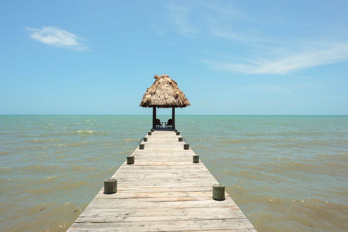 Large 5+ Bedroom Oceanfront w/ Pier and Pool gallery image 5