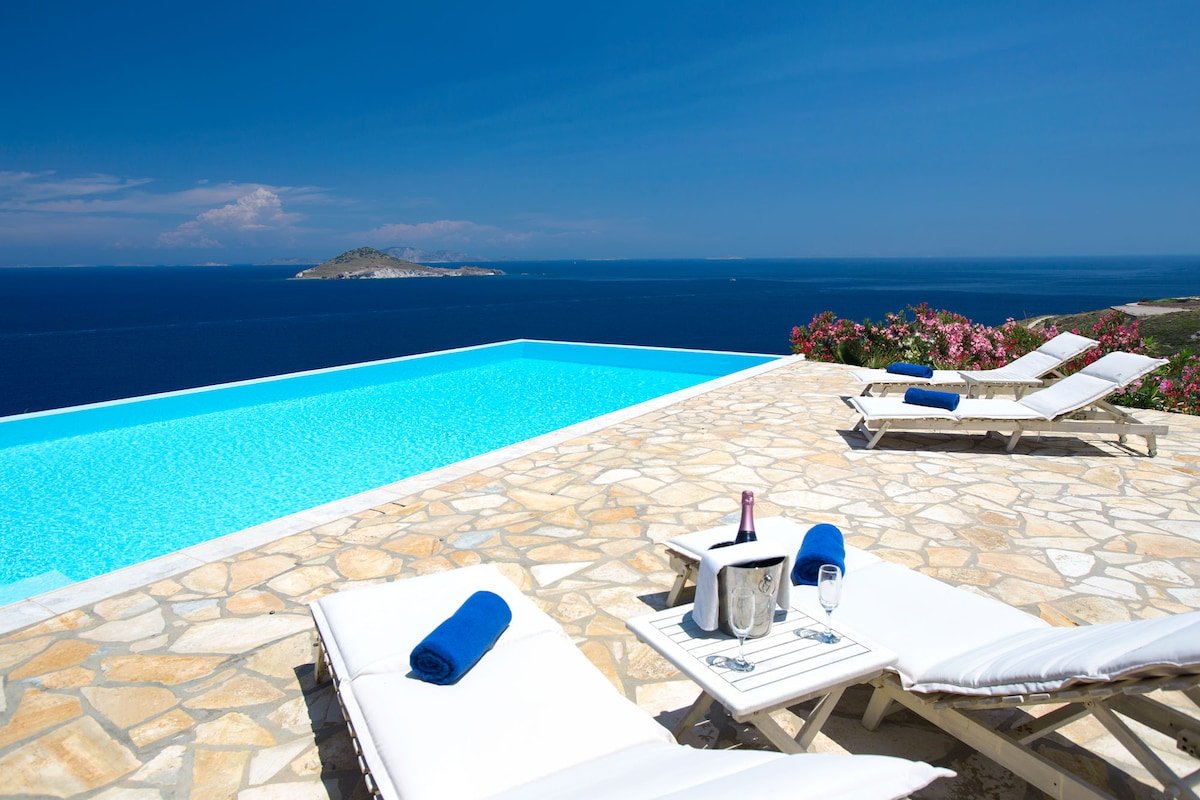 Sea View Villa in Patmos with pool gallery image 2