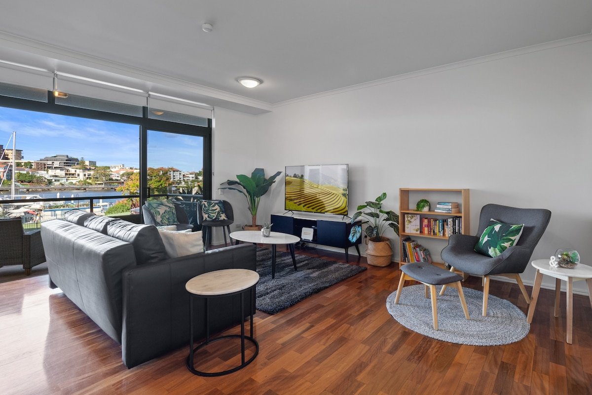 Riverfront home near the Story Bridge gallery image 5