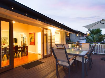 Bella Bulimba – 50 Meters to Oxford St