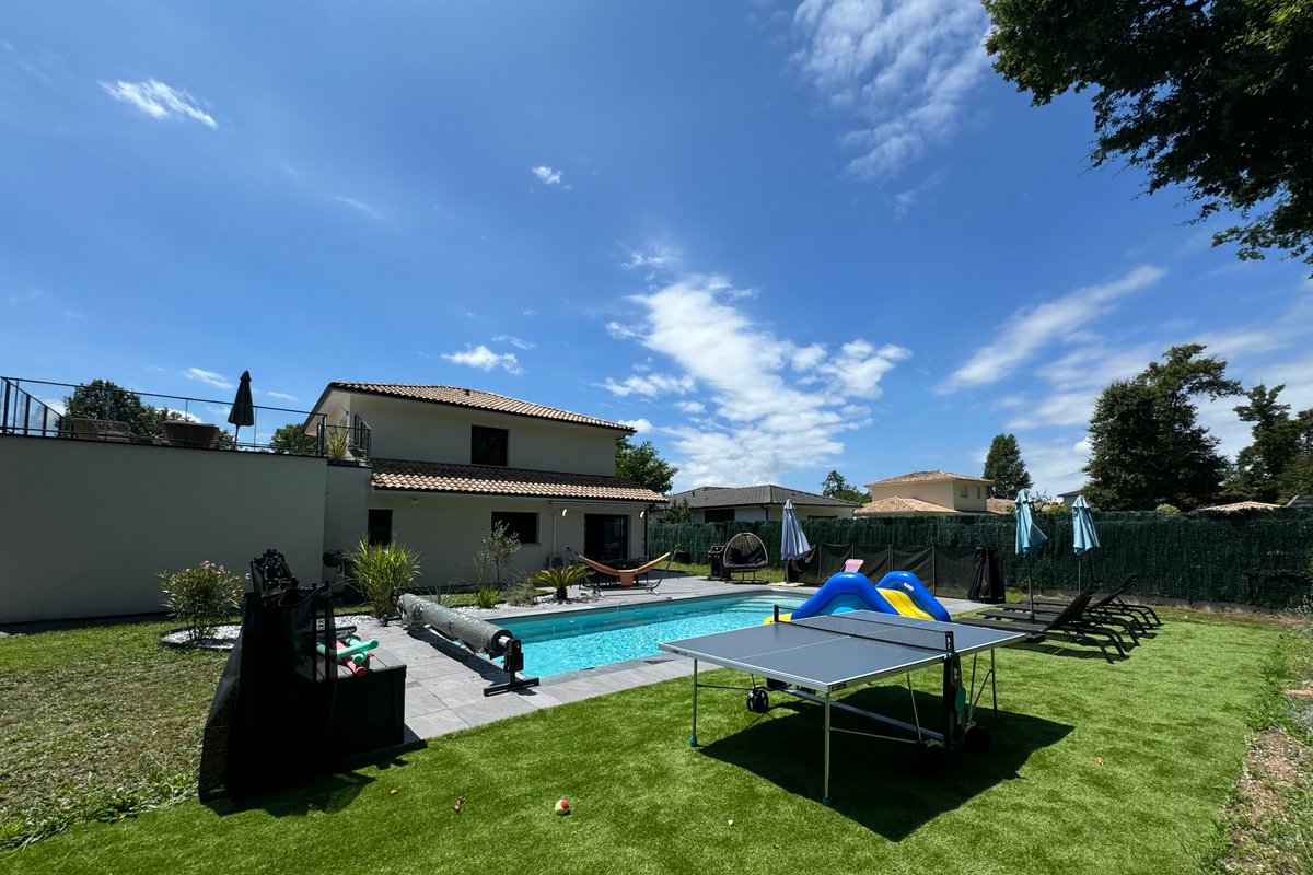 Villa moderne tout confort piscine vue forêt