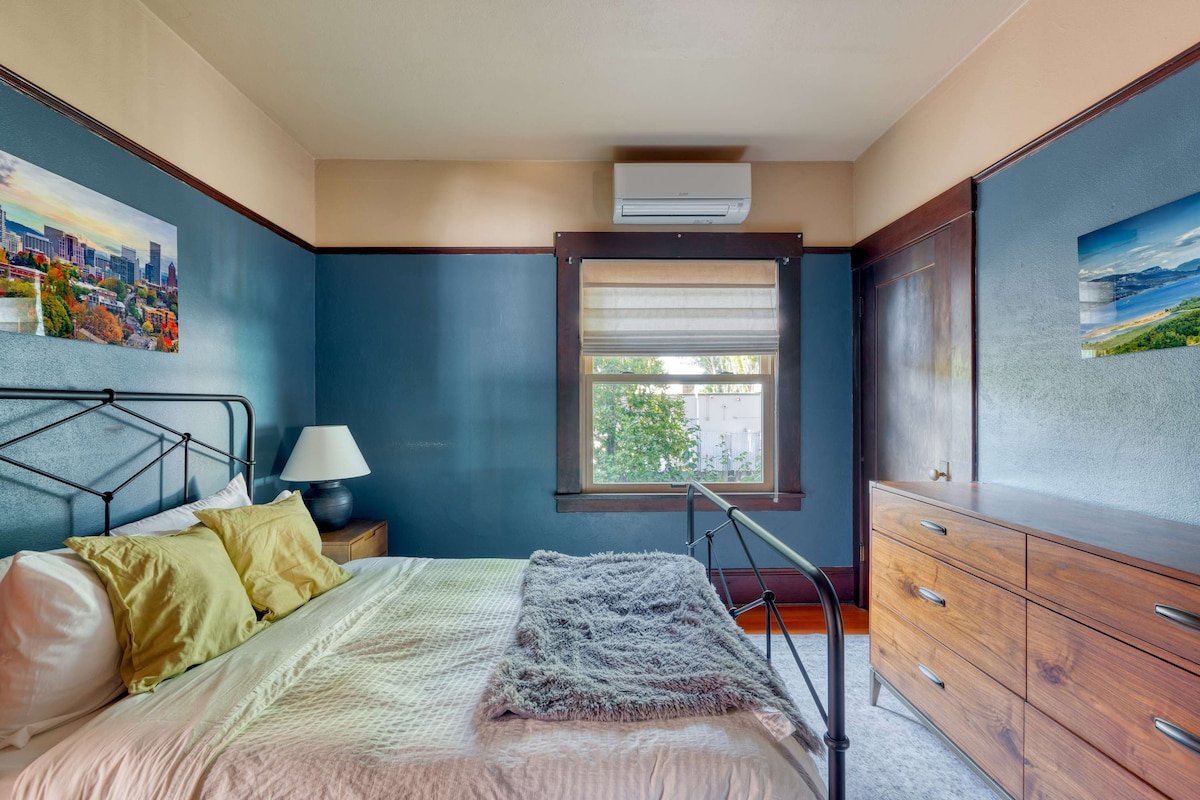 Spacious Group Retreat – 5BR – Sleeps 12 gallery image 3