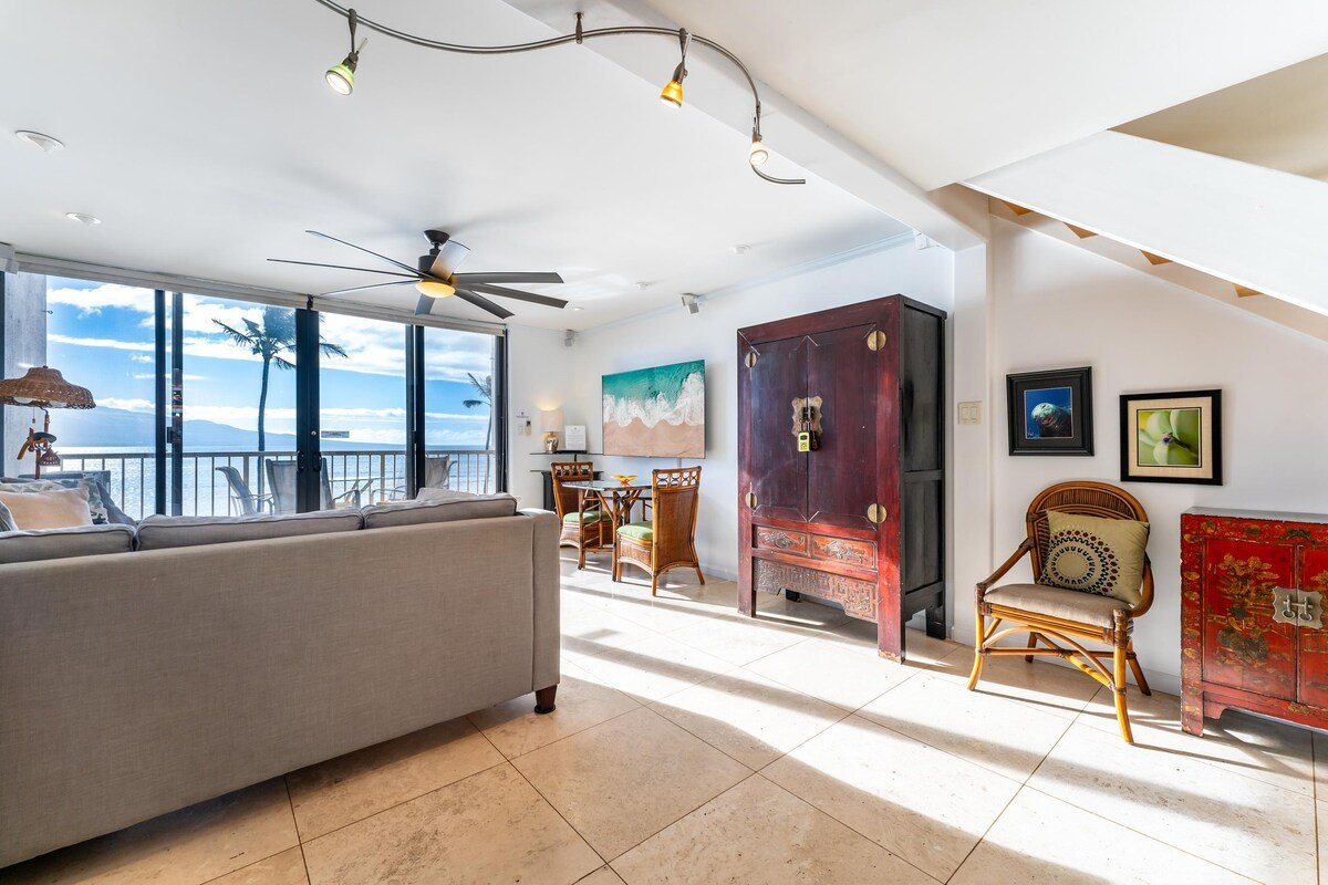 Beautiful Oceanfront Condo with Stunning Views in gallery image 5