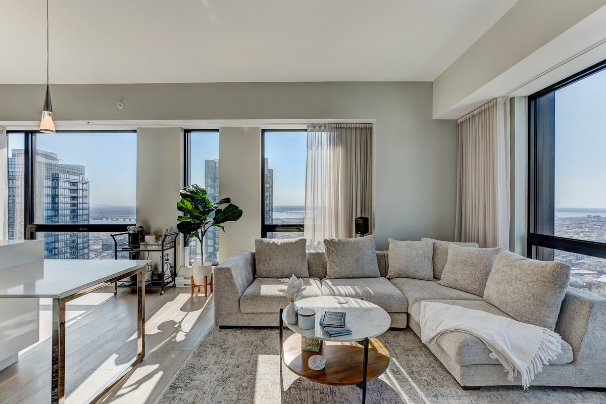Dream Home Retreat – 43rd Floor Spectacular View