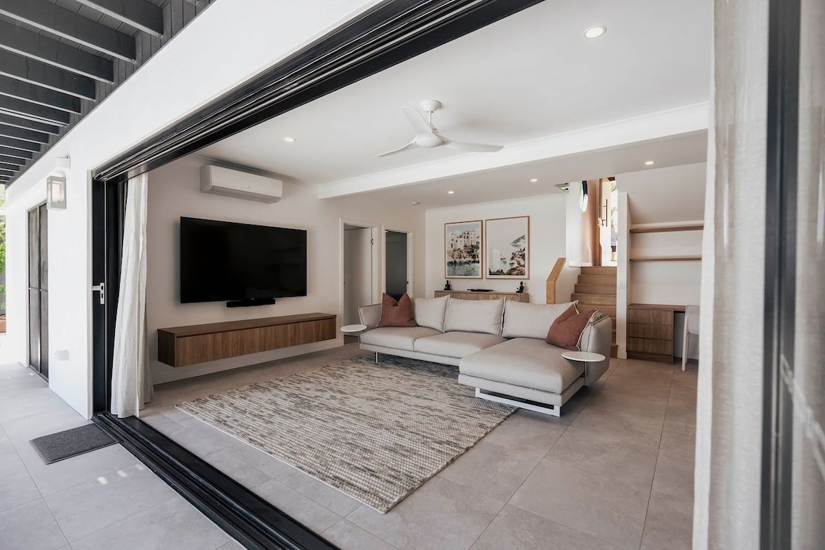 Sunset Lagoon ~ Noosa Luxury with Stunning Views gallery image 5