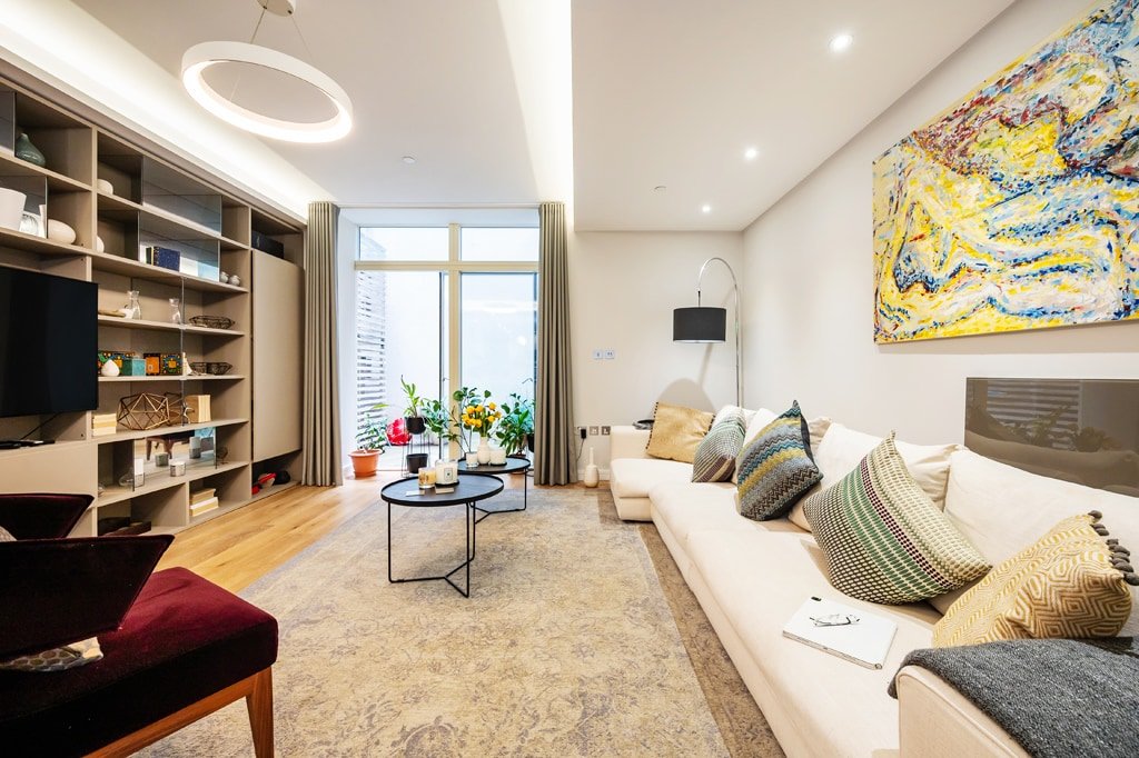 Three Bed, Luxurious Leicester Square Duplex gallery image 2