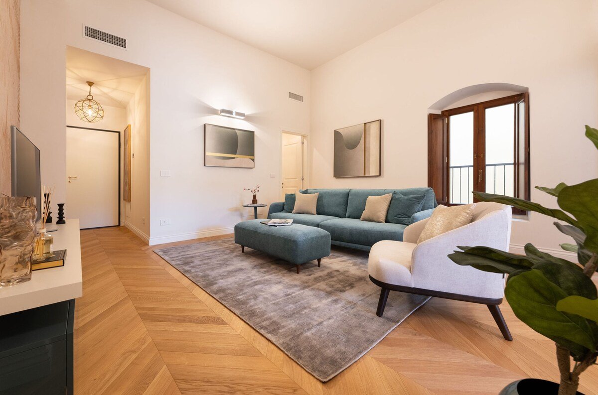 Modern Florentine Terrace gallery image 3