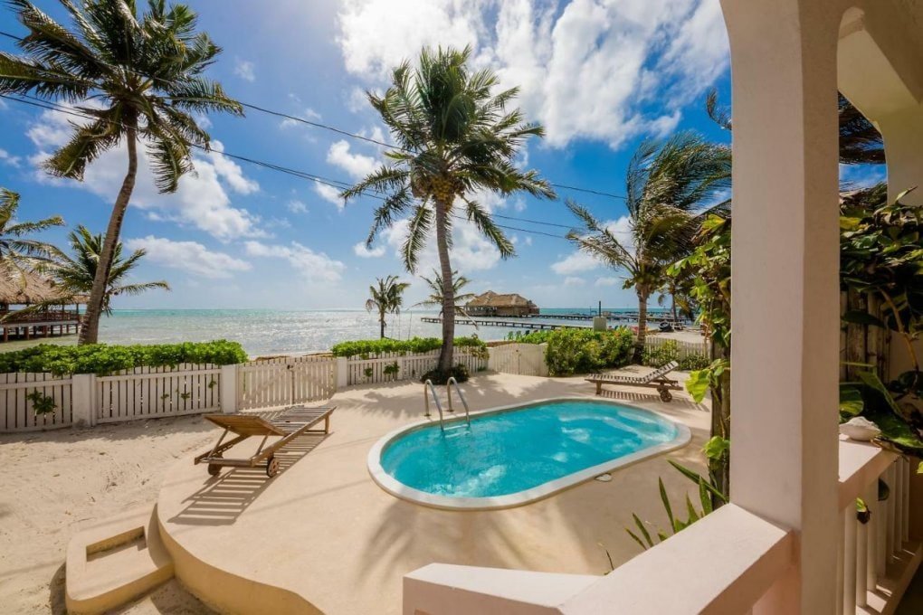 Multi Room Beachfront Home gallery image 3