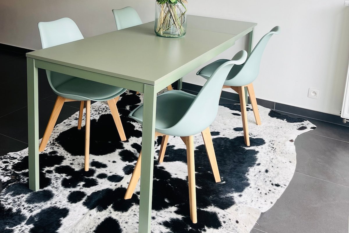 2 BR waterfront w/ sundeck & parking Top location! gallery image 2