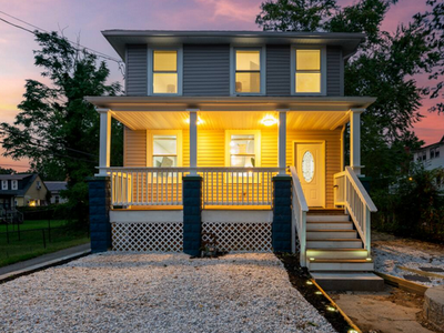 5-BR Home near DC Metro -Free Parking/Full Kitchen
