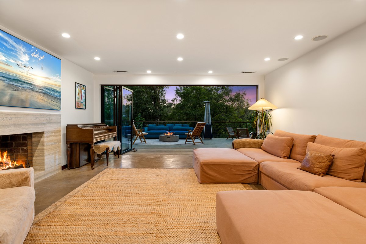 Mid-Century Gem in Hollywood Hills
