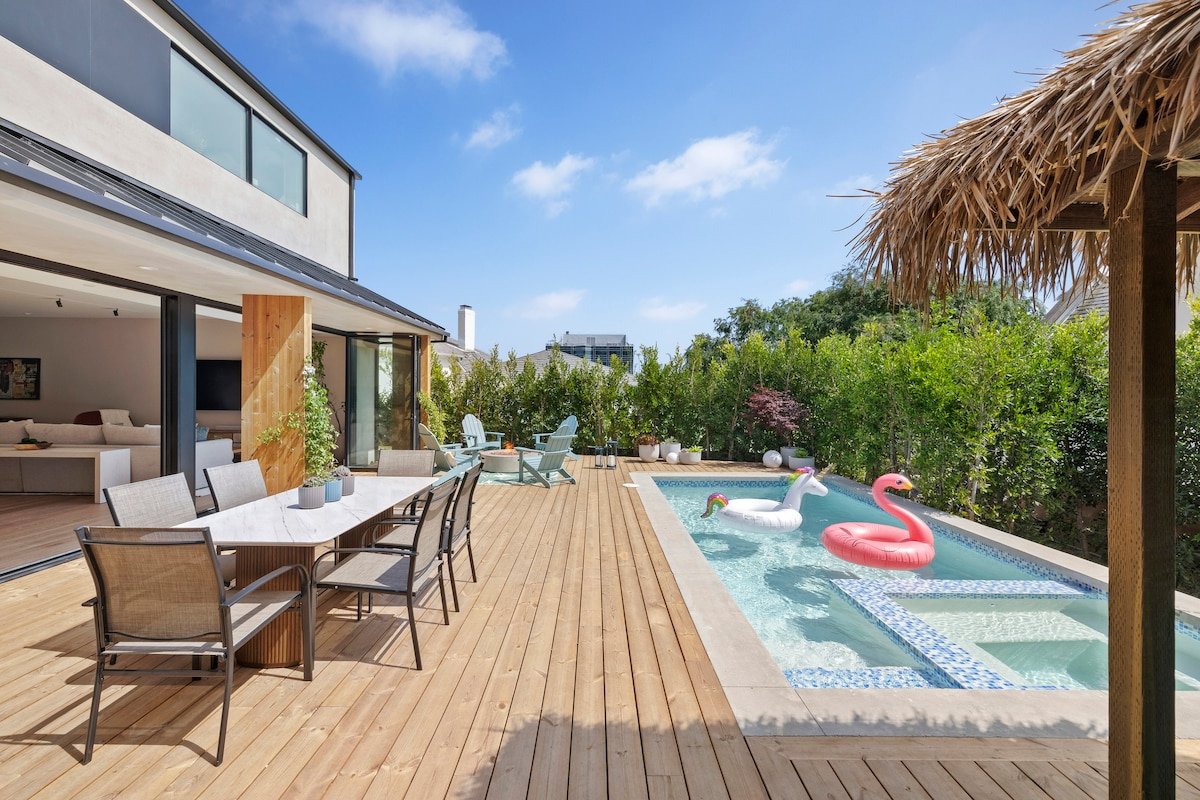 Contemporary Sanctuary; Walk to Sunset Strip gallery image 4