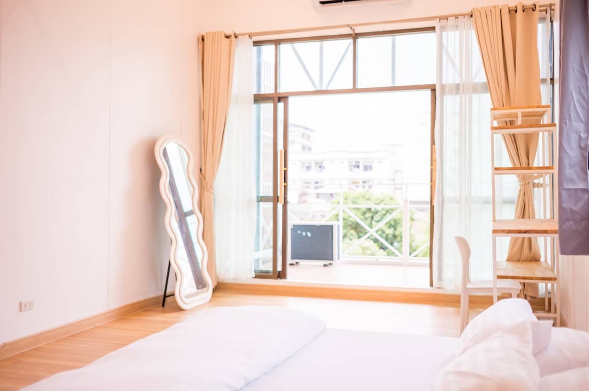 20PAX 5minARL 5Floors 6BR House gallery image 3