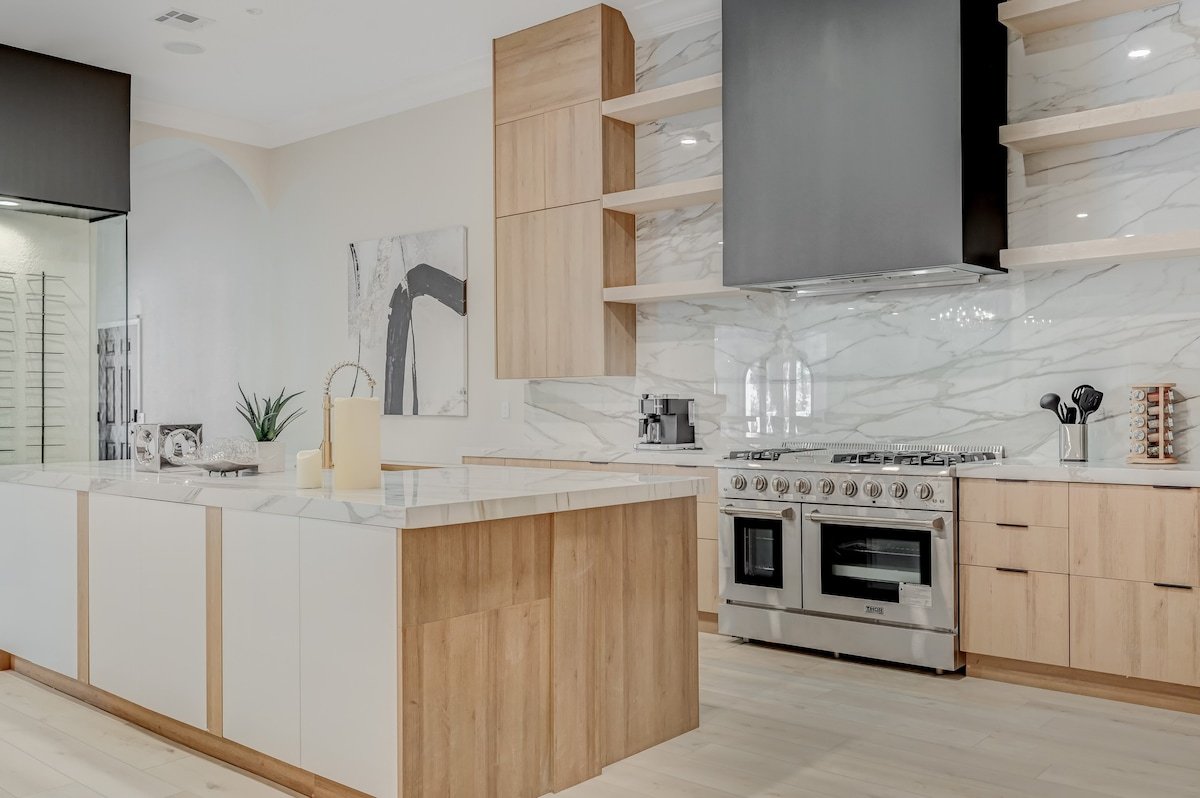 Private gated estate villa! gallery image 3