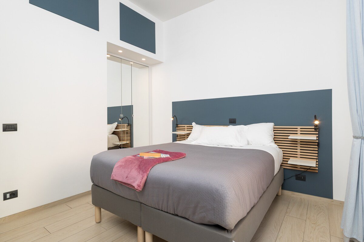 Colosseo/Monti.8 posti letto divisibile in 2 unità gallery image 3